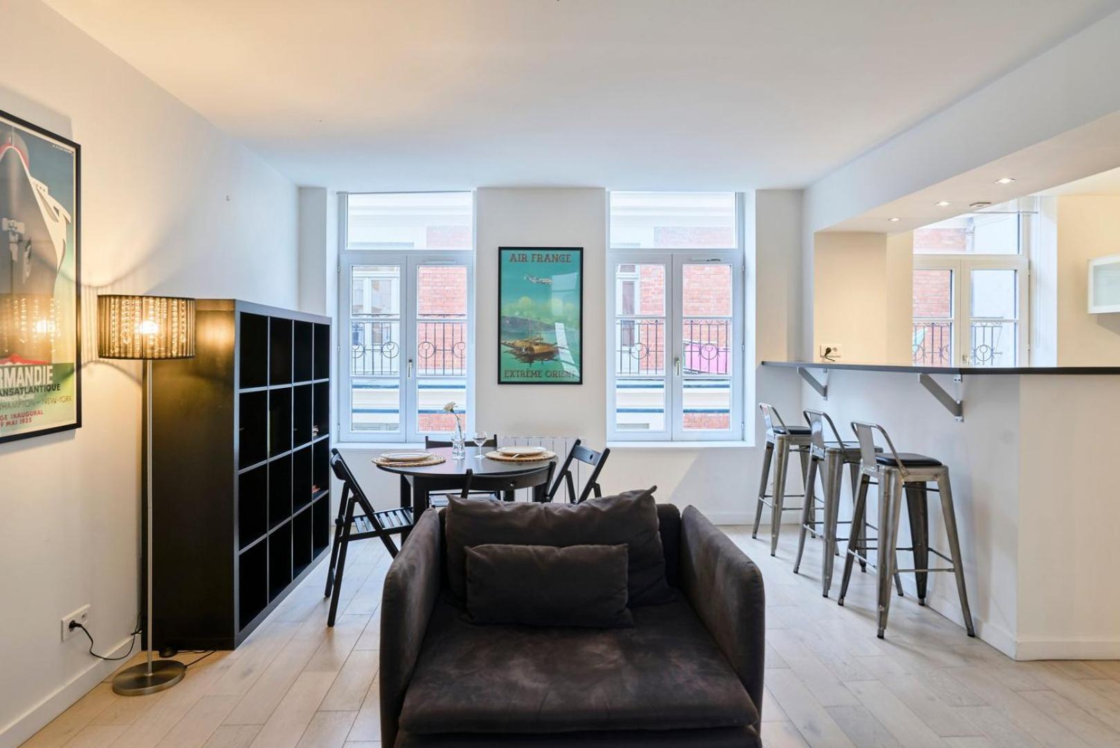 Spacious One Bedroom Ideally Located Appartement *